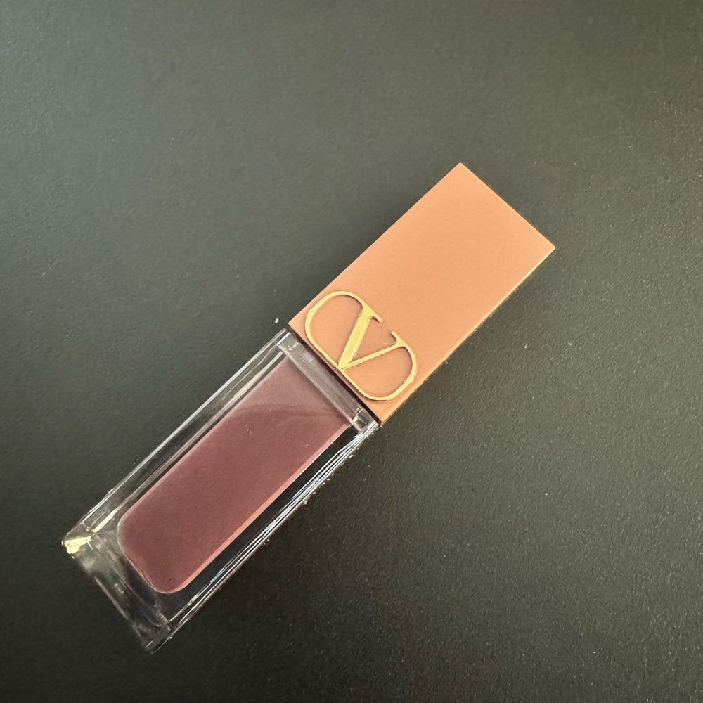 Valentino Purple Liquid Lipstick 601R
